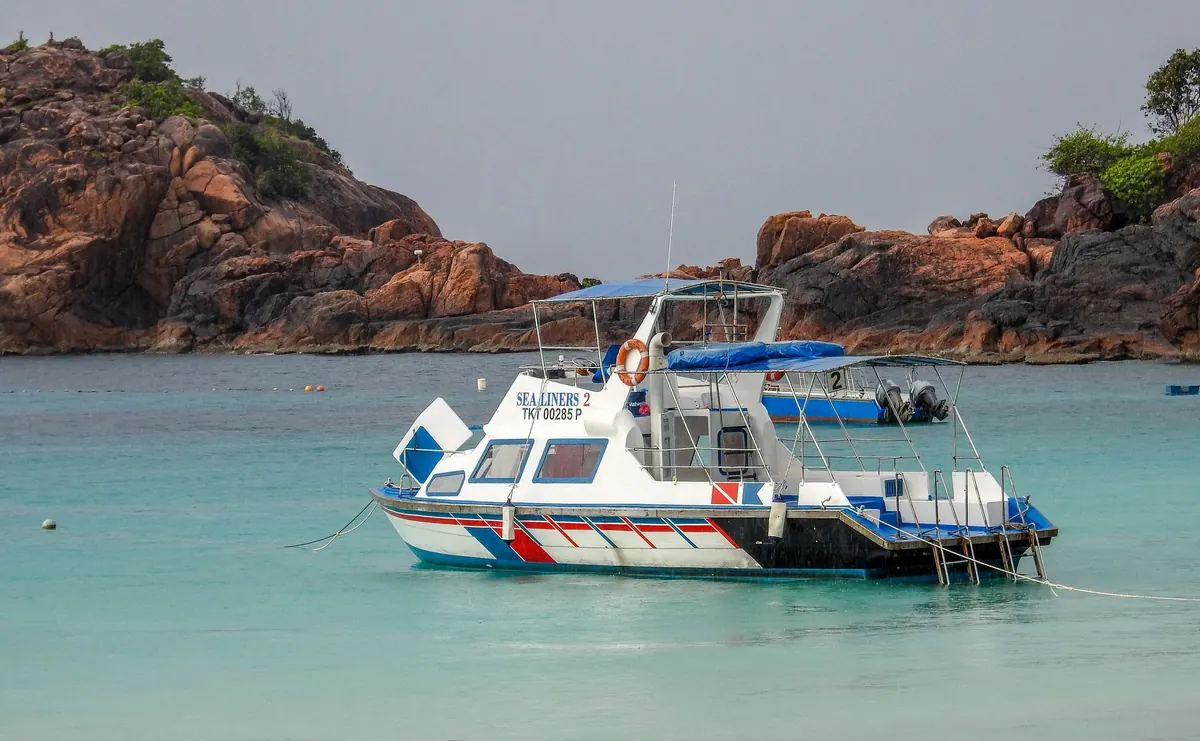 Choosing a Coral-Friendly Dive Operator: A Guide to Spotting Greenwashing